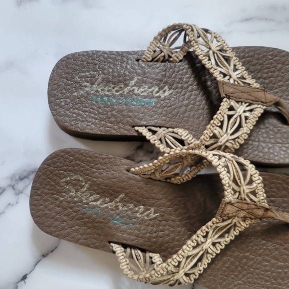 Skechers Flipflops - Picture 3 of 4